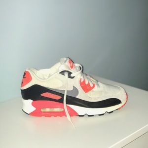 Nike Air Max 90 Infrared Size 6.5 Boys/8 Women